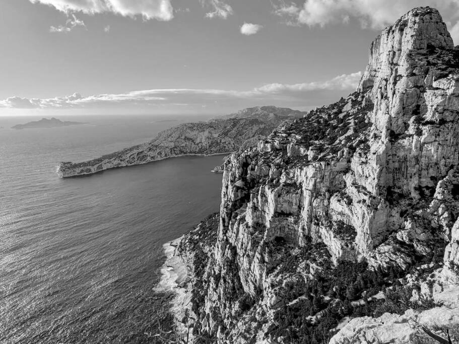 Superbe Appart, Central, Petit Balcon & Vue Place Marseille Exteriör bild