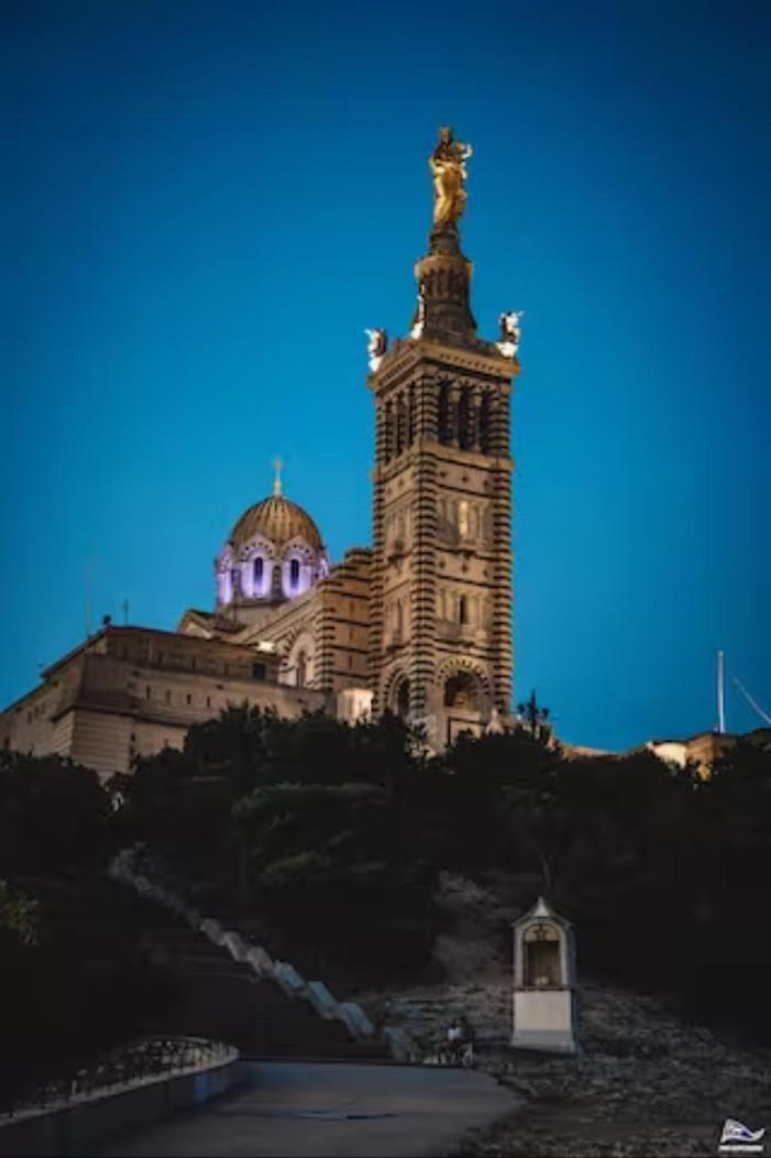 Superbe Appart, Central, Petit Balcon & Vue Place Marseille Exteriör bild